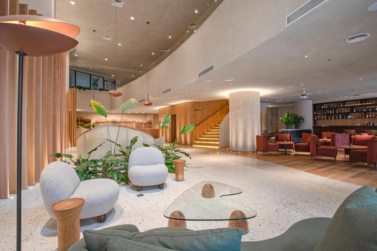 Qoya Hotel Curitiba, Curio Collection By Hilton Exterior foto Lobby
